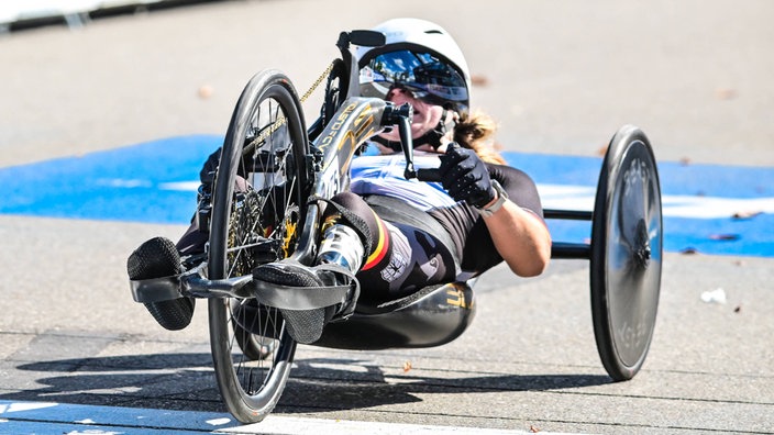 Handbikerin Annika Zeyen-Giles bei den Radsport-Weltmeisterschaften 2024 in Zürich.