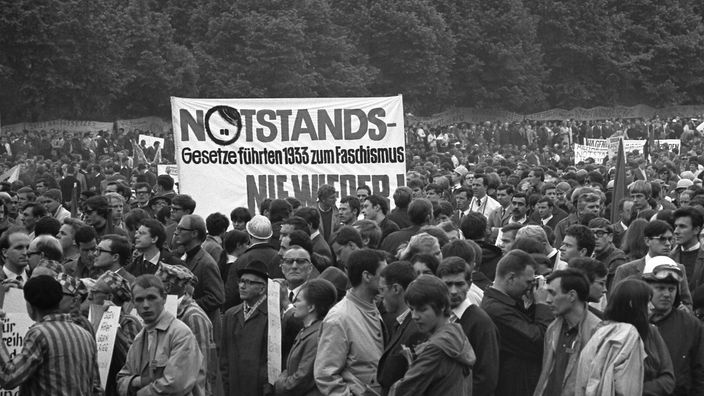 Demonstrationen gegen die Notstandsgesetze, Mai 1968.