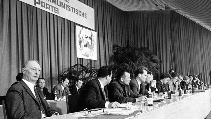 Erste Bundeskonferenz der Deutschen Kommunistischen Partei am 27. Oktober 1968 in der Offenbacher Stadthalle