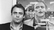  Der Schweizer Schauspieler Bruno Ganz posiert am 14. Februar 1979 in Zuerich vor dem Filmplakat zum Film "Messer im Kopf"