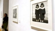 Ausstellung "Diane Arbus" (US-Fotografin) im Berliner Martin-Gropius-Bau, Bild "Identische Zwillinge"