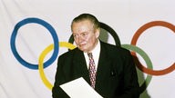 Willi Daume vor Olympia Ringen