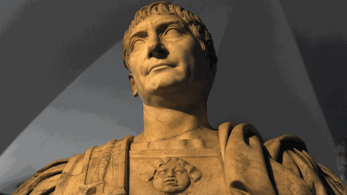 Statue des Kaisers Trajan in der Ny Carlsberg Glyptothek Kopenhagen 