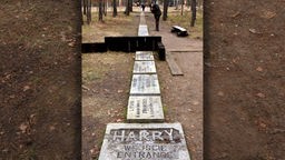 Denkmal markiert den Eingang zum Flucht-Tunnel "Harry" im ehemaligen "Stalag Luft III" in Sagan nahe Cottbus
