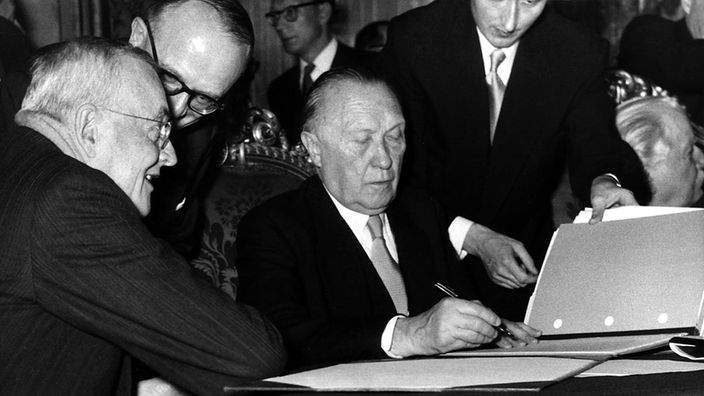 Unterzeichnung der Pariser Verträge 12.10.1954, Bundeskanzler Konrad Adenauer