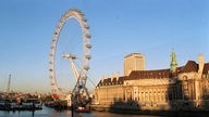 Das Riesenrad "London Eye" an der Themse