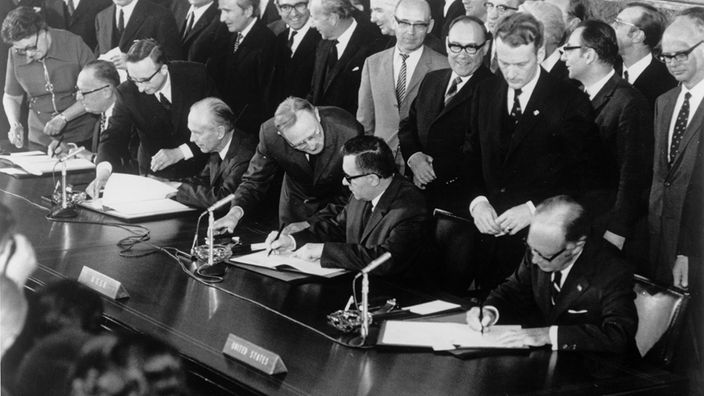 Schlussprotokoll des Viermächte-Abkommens, Unterzeichnung im Gebäude des Alliierten Kontrollrates in Berlin am 03.06.1972