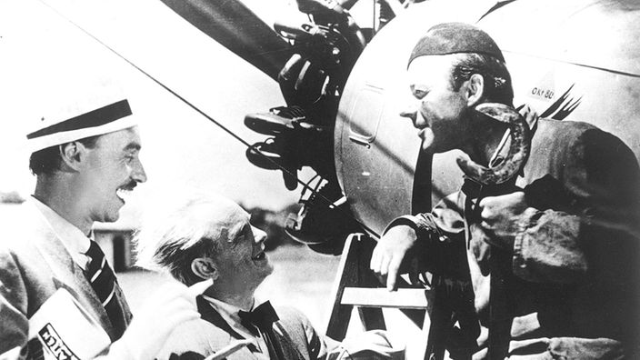 Heinz Rühmann mit Helmut Weiss (l.) und Gerhard Dammann (M.) im Film "Quax, der Bruchpilot" von 1941