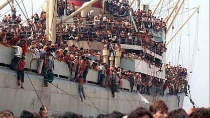 8 August 1991 Albanisches Fluchtlingsschiff Vlora Erreicht Bari Stichtag Stichtag Wdr