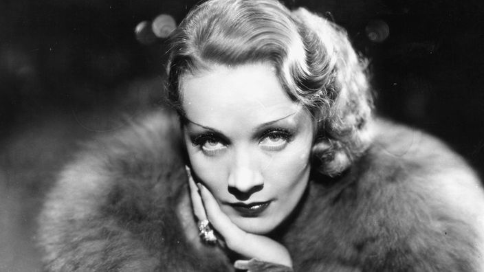Marlene Dietrich, 1932