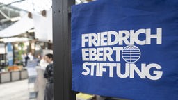 Archivbild: Das Logo der Friedrich-Ebert-Stiftung, aufgenommen am 07.05.2019 in Berlin im Rahmen der Konferenz re:publika