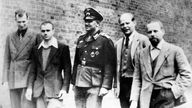 Bonhoeffer mit italienischen Gefangenen