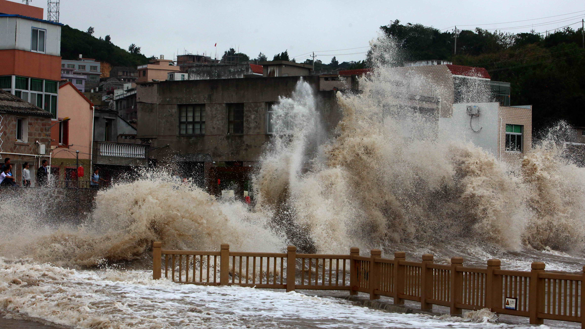Flutwelle nach Taifun Fitow trifft Millionen-Metropole  Wenzhou