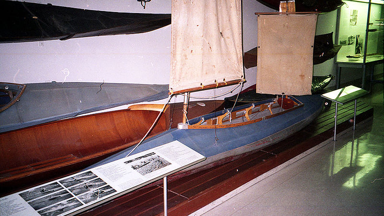 Faltboot von Atlantik-Überquerer Hannes Lindemann im Deutschen Museum München
