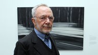 Der Maler Gerhard Richter posiert während der Eröffnung seiner Ausstellung