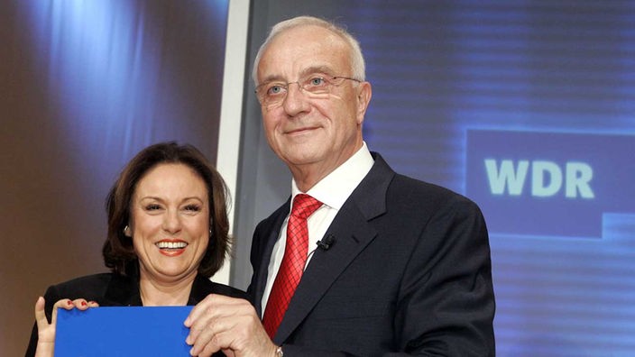 WDR-Intendant Fritz Pleitgen (re.) bei Amtsübergabe an Monika Piel (2007)