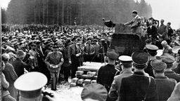 Hitler leitet den "Beginn der zweiten Arbeitsschlacht" an der Baustelle Unterhaching der neuen Baustelle München-Salzburg ein