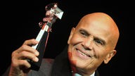 Harry Belafonte mit dem Berlinale Berlinale Camera Award 2011