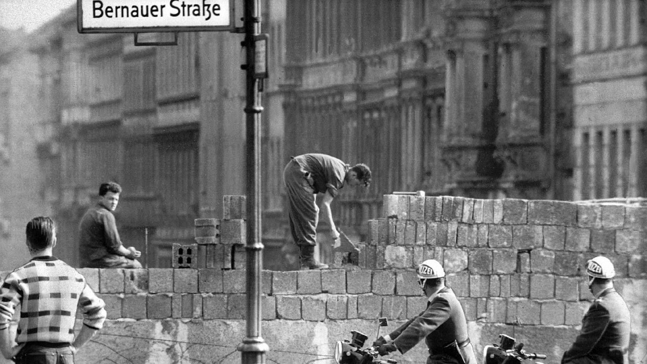 Berliner Mauer: Ausbau - Deutsche Geschichte - Geschichte - Planet Wissen