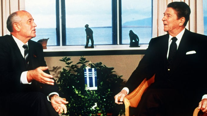Michail Gorbatschow und Ronald Reagan 1986 in Reykjavik