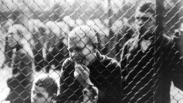 "Ein erschreckendes Bild von Erbkranken in einer Idioten-Anstalt": Standoto aus dem Propaganda-Film "Erbrank" von 1935