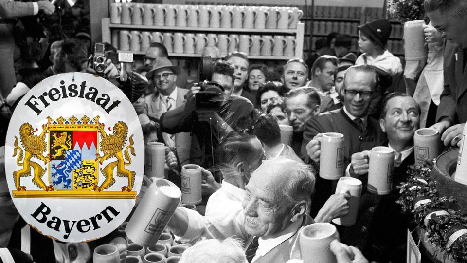 Biertrinkende Bayern im Jahr 1963