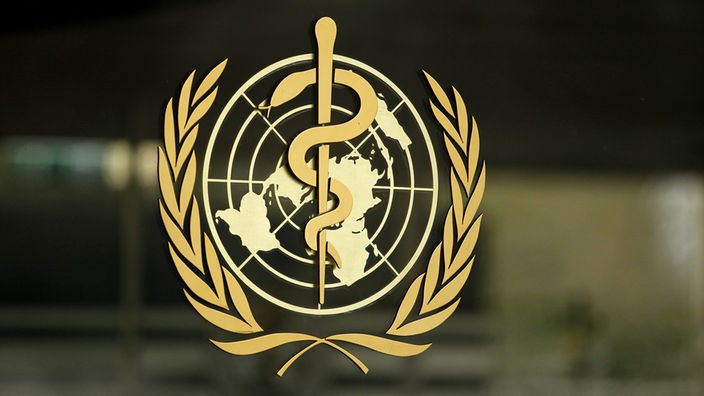 Das Logo der Weltgesundheitsorganisation WHO am Sitz in Genf