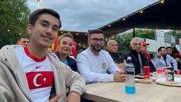 Türkische Fußballfans feiern den Sieg