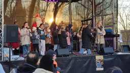 Grundschulchor singt und sammelt Spenden