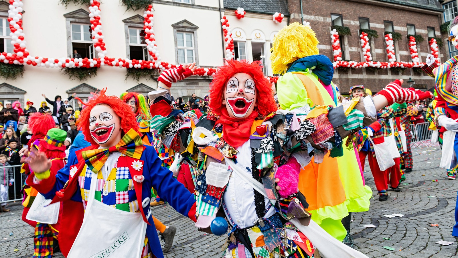 Rosenmontagszug Aus Düsseldorf 2024 - Karneval - Unterhaltung - WDR