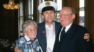 Otto Waalkes mit seinen Eltern Adele und Karl 1989
