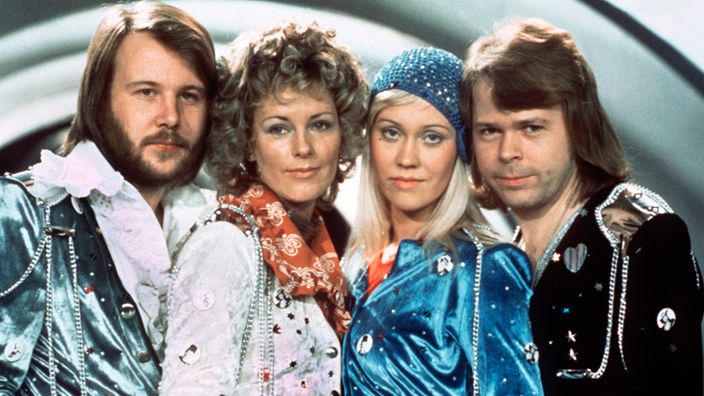 Die schwedische Popgruppe "Abba" v.l.n.r. Benny Andersson, Anni-Frid Lyngstad, Agnetha Fältskog und Björn Ulvaeus, beim Grand Prix d'Eurovision de la Chanson am 06.04.1974 im südenglischen Brighton.