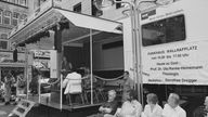 "Funkhaus Wallrafplatz" 10.07.1994 Livesendung aus dem Radiomobil vom Wallrafplatz in Köln. Moderation: Dorothee Dregger, zu Gast: die Theologin Uta Ranke-Heinemann.