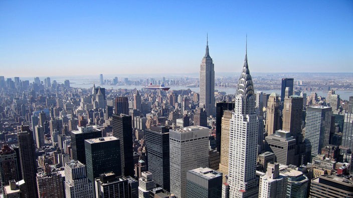 Blick auf Manhattan mit Hochhäusern
