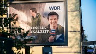 WDR-Reporter Stefan Göke im Gespräch mit Petra Becker, wissenschaftliche Mitarbeiterin der Stiftung Zollverein