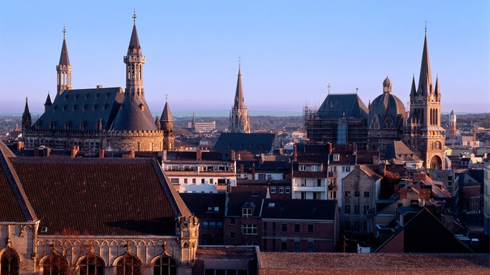 Blick von Norden auf die Altstadt von Aachen.