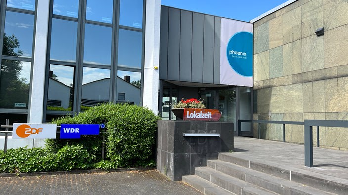 Der Eingang des WDR Landesstudios Bonn.