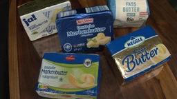Verschiedene Packungen Butter