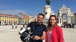 Das Bild zeigt Tamina Kallert und Uwe Irnsinger in Lissabon.