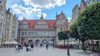 Das Foto zeigt das Grüne Tor, ein Stadttor bestehend aus vier Torbögen, dass die Lange Gasse und den Langen Markt in Danzig verbidnet.