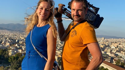 Tamina und Uwe auf einem Hügel vor Athen