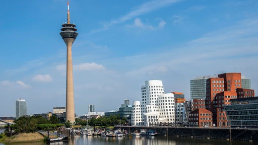 Das Bild zeigt: Den Medienhafen in Düsseldorf. 
