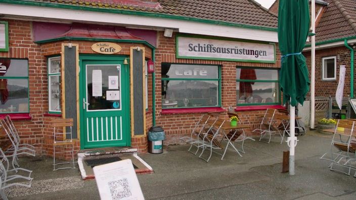 Das Bild zeigt das Schiffercafé am Tiessenkai in Kiel.
