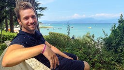 WDR-Reporter Daniel Aßmann am Gardasee