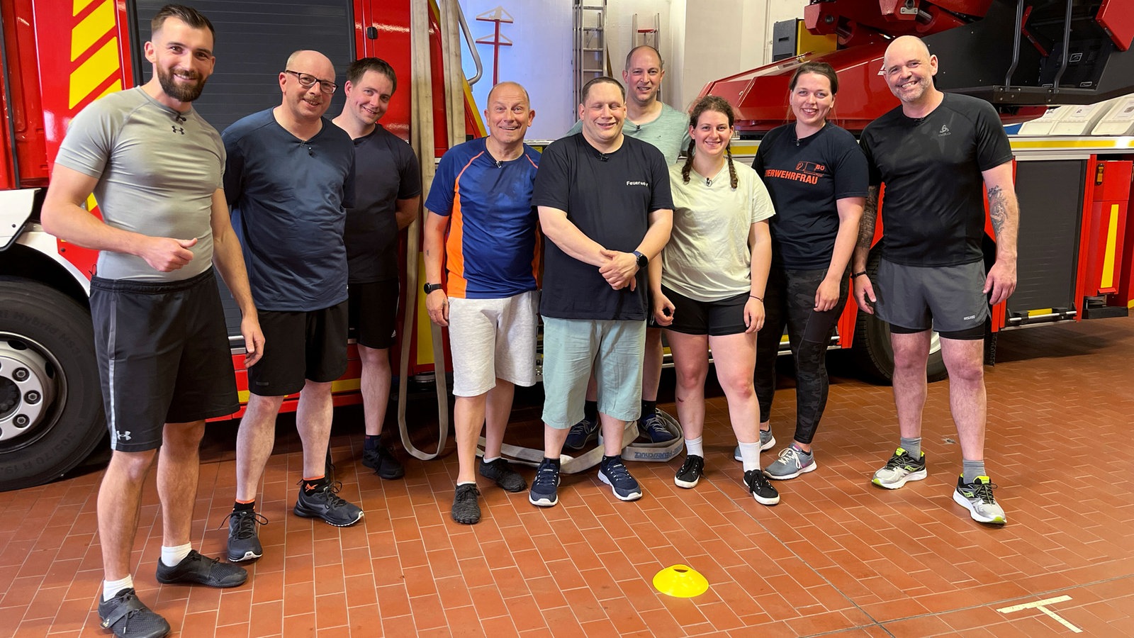 Doc Esser Macht Den Westen Fit – Die Challenge Für Das Feuerwehr-Team ...