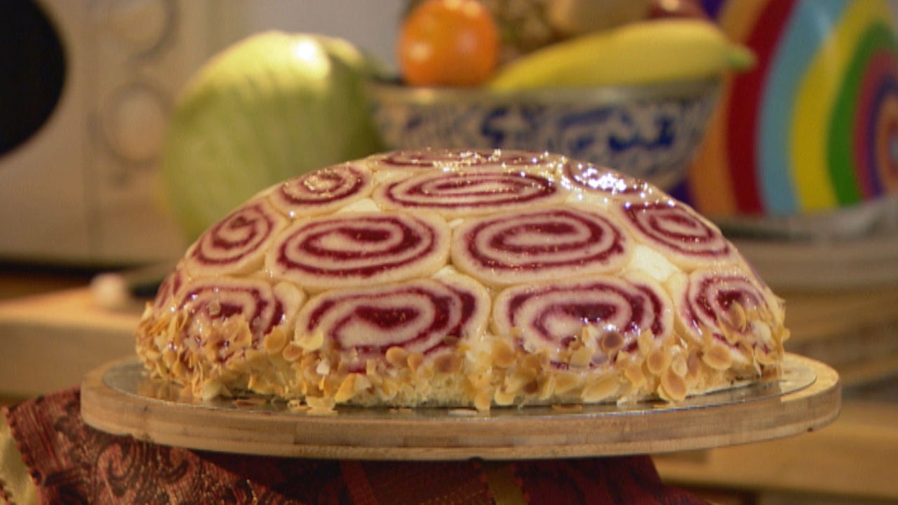 Kuppeltorte mit Beerensoße - Rezepte - Rezepte - Verbraucher - WDR ...