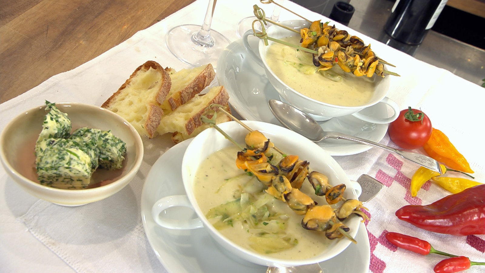 Fenchelcremesuppe mit Muschelspießchen - Rezepte - Rezepte ...