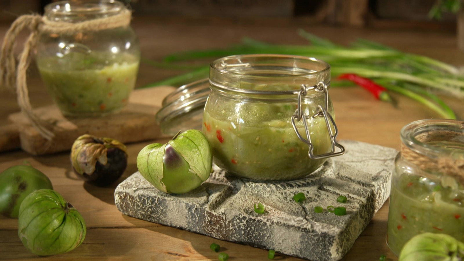 Salsa Verde mit gerösteten Tomatillos - Rezepte - Rezepte - Verbraucher ...