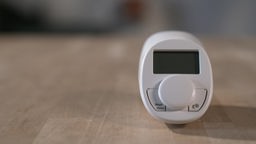 Das Bild zeigt ein günstiges Thermostat der Firma Eqiva.