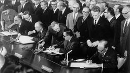 Unterzeichnung des Viermächte-Abkommens in Berlin